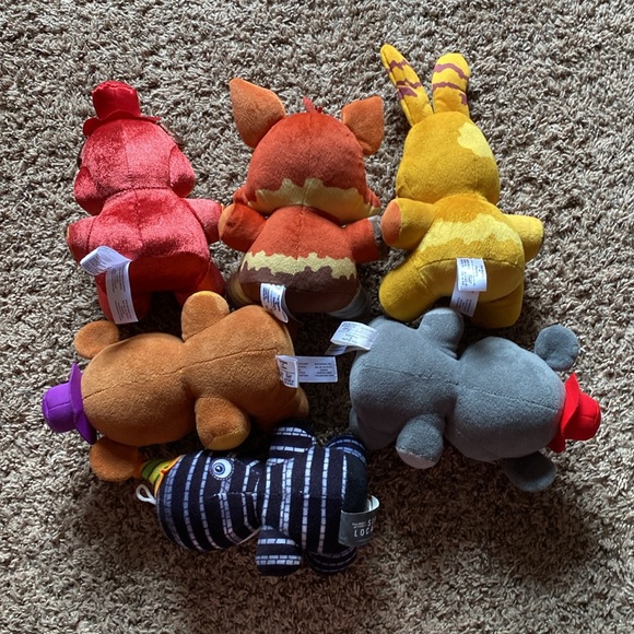 FNAF stuffed collection of six - Picture 4 of 7